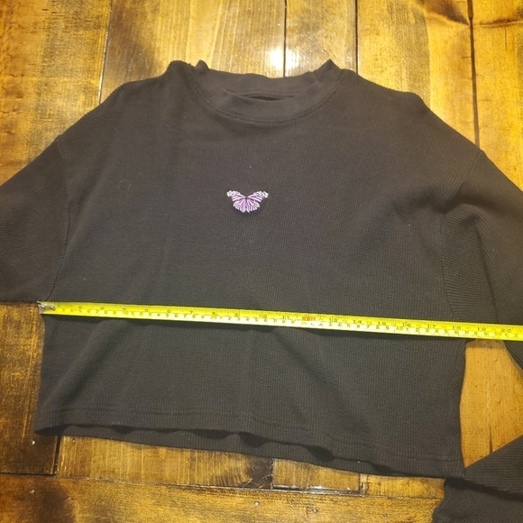 Black Long Sleeve Waffle Knit Crop Top with Purple Butterfly Medium - Picture 7 of 8